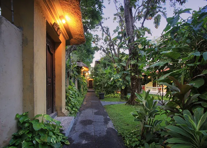 Hotel The Taman Ayu 3*